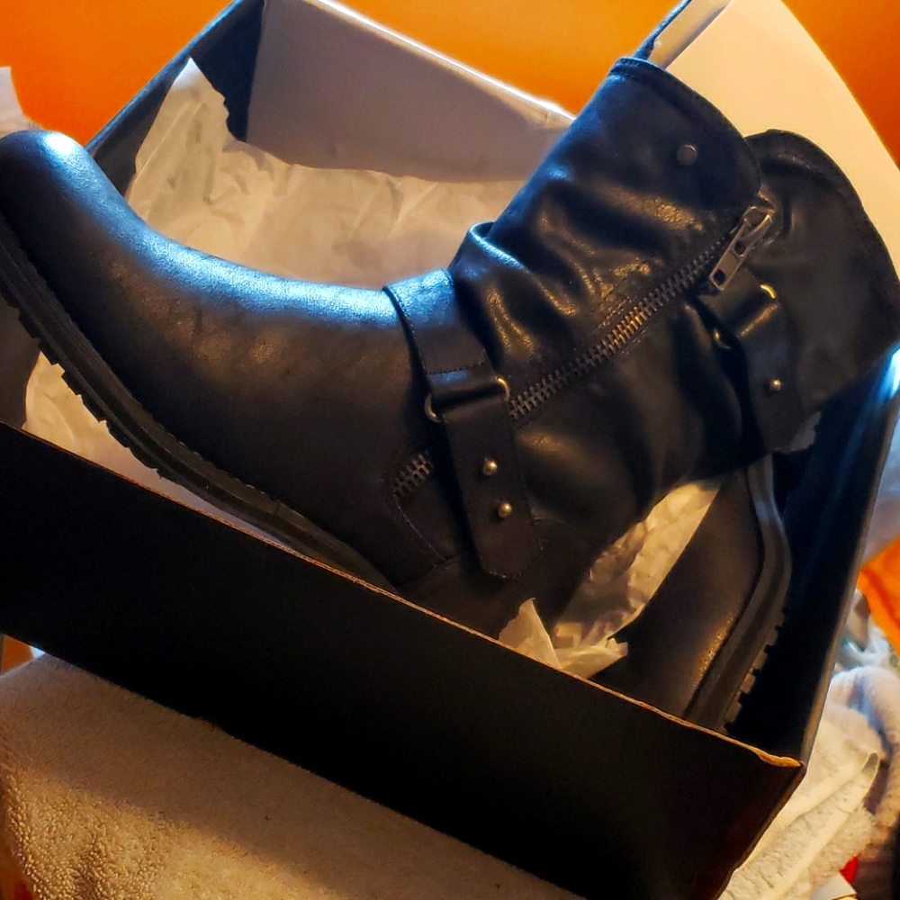Ankle moto boots
